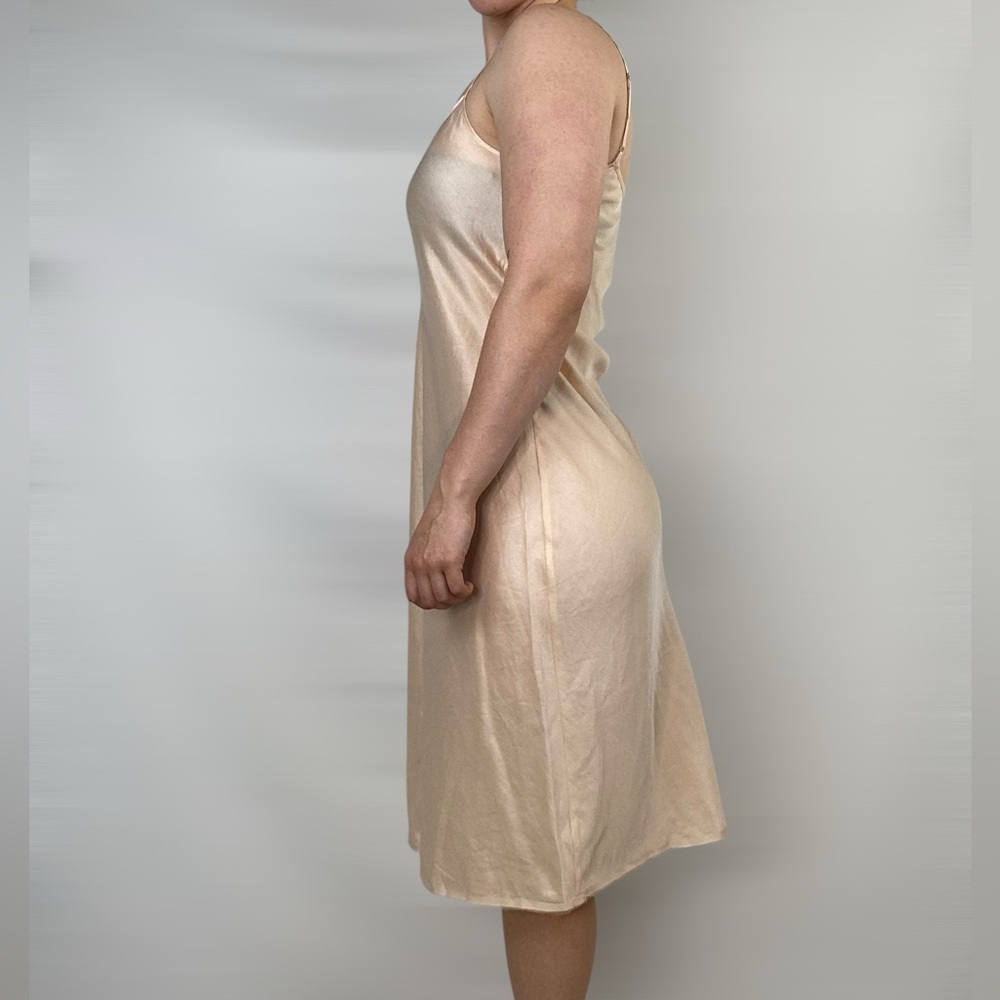 BRAZEAU TRICOT Classic Petal Slip Buff Tailored Silhouette MIDI Adjustable Strap - Picture 3 of 7